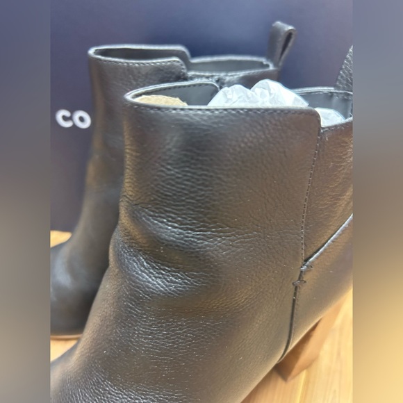 Beautiful open toe booties - Picture 10 of 11